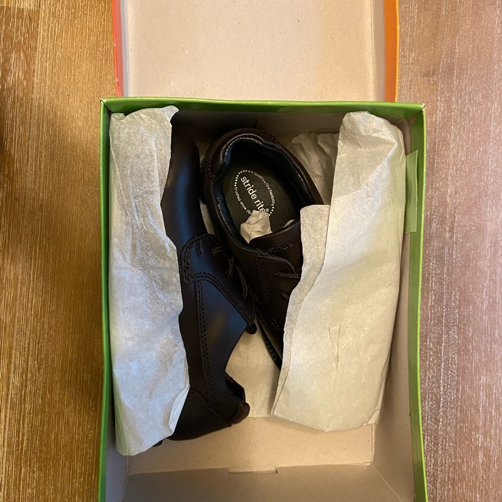 New Stride Rite boys leather dress shoes